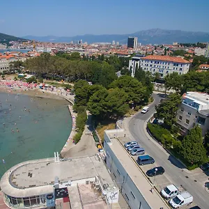https://sand-beach-apartments.splithotels.org
